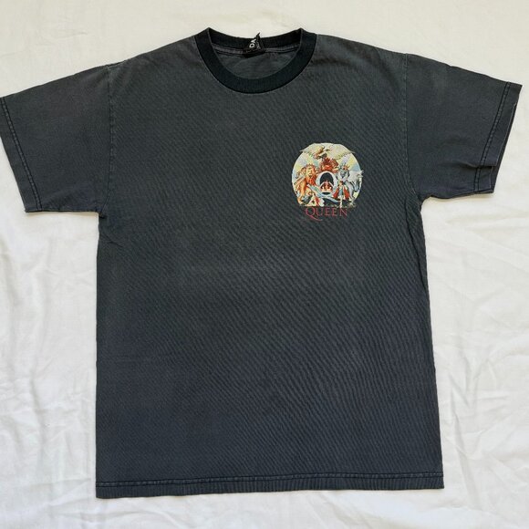 Queen Crest Double Sided Washed Gray T-Shirt Men’s Size Small - Picture 1 of 7